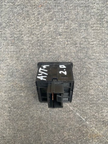 Кнопка включения обогрева сидения MB803872 MITSUBISHI