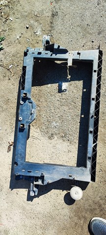 Суппорт радиатора в сборе Mitsubishi Colt 6