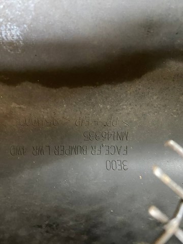 MITSUBISHI MN146335 Накладка бампера переднего в наличии Кривой Рог