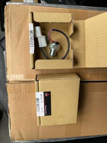 MR246221 MITSUBISHI Датчик раздаточной коробки повышенной/пониженной передачи купить в Кривой Рог