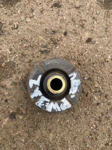 Подушка амортизатора переднего MR374547 MITSUBISHI