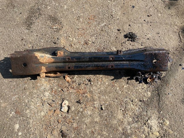 Передняя балка Mitsubishi Pajero 4 LONG