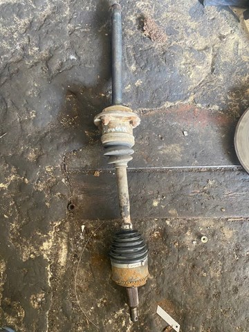 Привод передний правый Mitsubishi Pajero 3