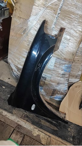 Переднее правое крыло Митсубиси Паджеро SPORT I