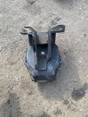 Подушка двигателя левая/правая MR554231 MITSUBISHI