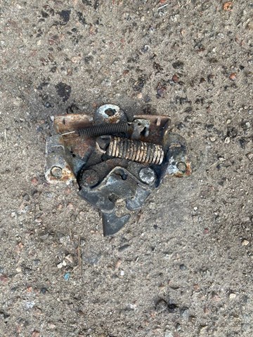 Запор капота (замок и привод замка капота) MR970984 MITSUBISHI