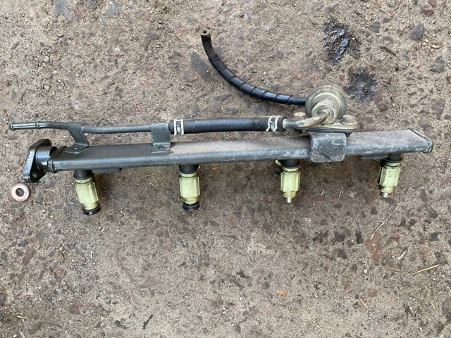 Распределитель топлива MR988175 MITSUBISHI