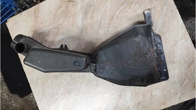 Патрубок воздушный, вход воздушного фильтра MR993034 MITSUBISHI