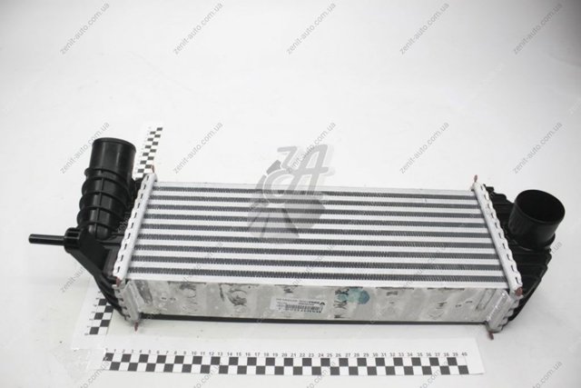 Интеркулер 8200427469 RENAULT