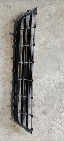 Решетка нижняя переднего бампера (дефект) volkswagen cc 11 usa 3C8853677