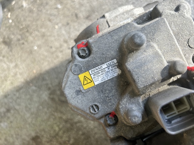Насос кондиционера 0422000533 TOYOTA