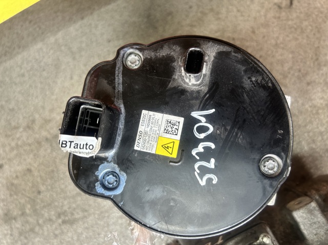 Компрессор кондиционера 0424001201 TOYOTA