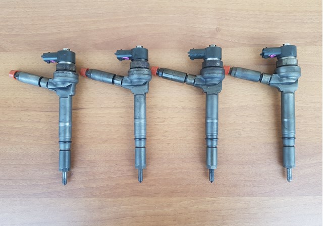 Топливные форсунки 0445110118 BOSCH
