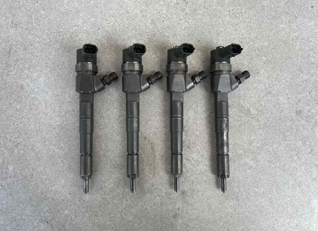 Клапанная форсунка 0445110299 BOSCH