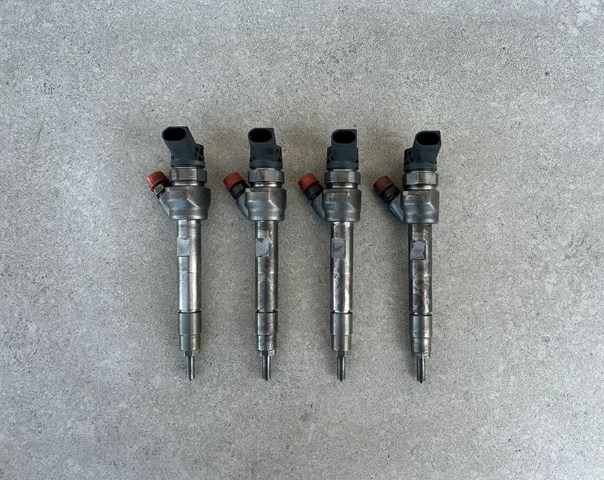 Клапанная форсунка 0445110599 BOSCH