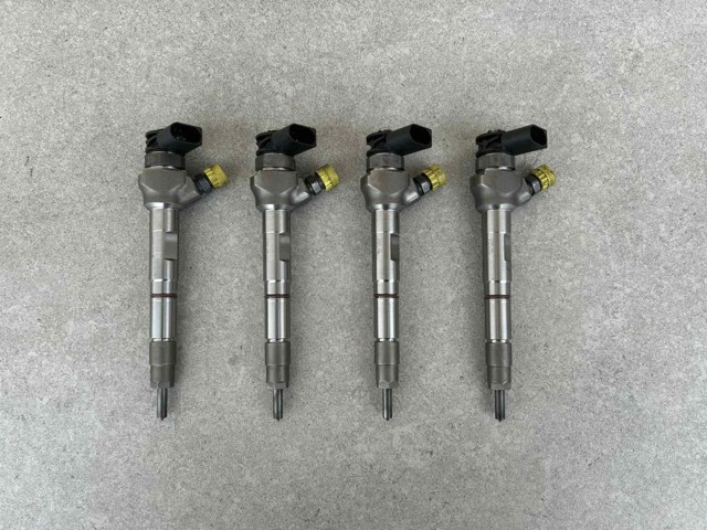 Форсунка впрыска топлива 05L130277E VAG
