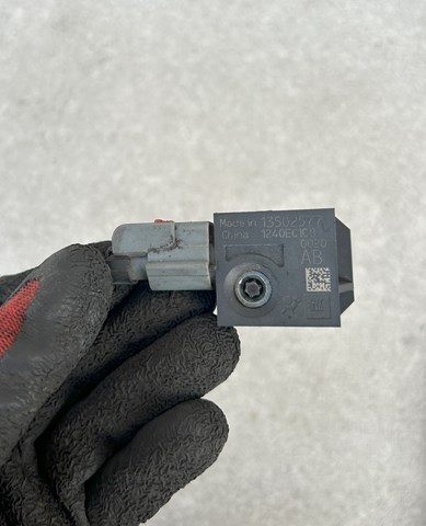 Датчик AIRBAG передний 13502577 GM
