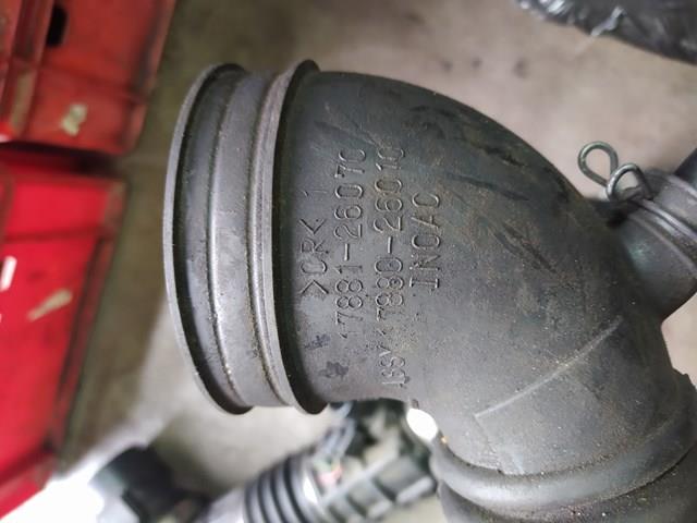 Патрубок воздушный выход воздушного фильтра 1788026010 TOYOTA
