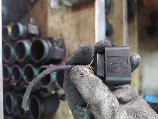 Разъем (фишка) датчика расхода воздуха 1J0973705 VAG