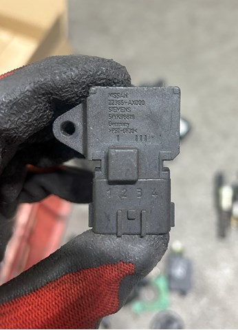 Датчик давления во впускном коллекторе 22365AX000 NISSAN