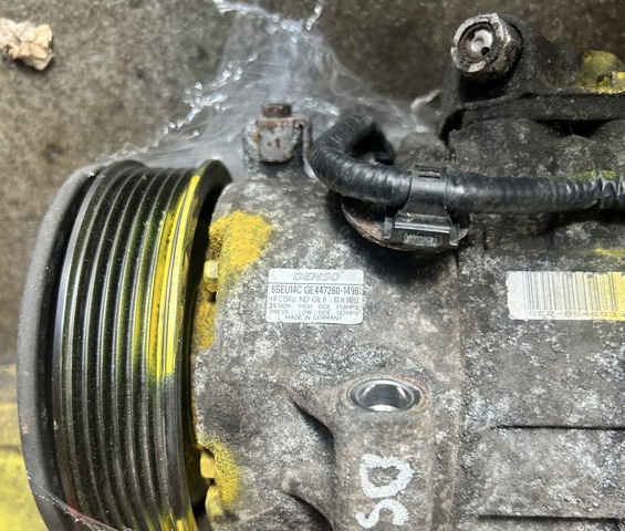 Компрессор климатической установки 4472601496 TOYOTA