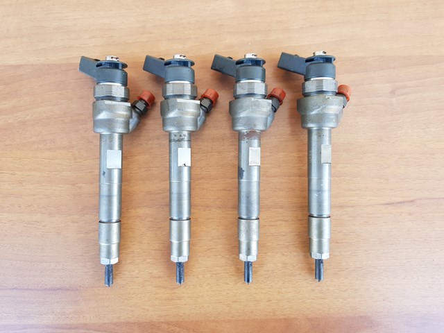 Форсунка дизельная в сборе 850690203 BMW