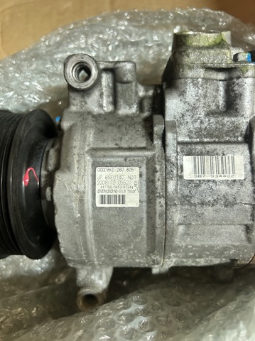 Компрессор кондиционера 8KD260805 VAG