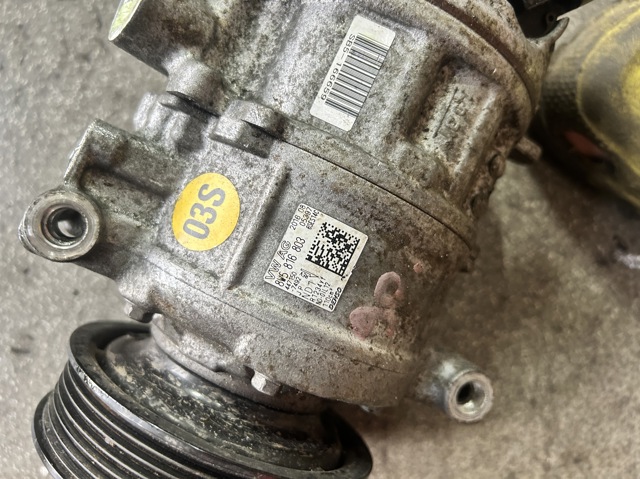 Компрессор хладагента 8W5816803 VAG