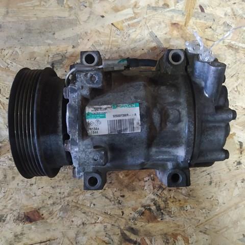Компрессор климатической установки 926007398R RENAULT