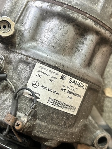 Насос кондиционера A0008303801 MERCEDES