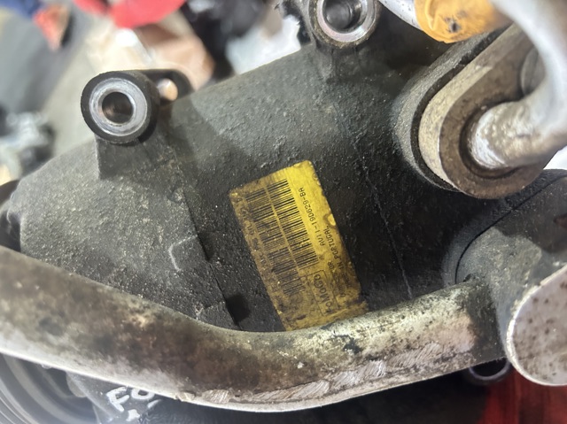Насос кондиционера AV1119D629BA FORD