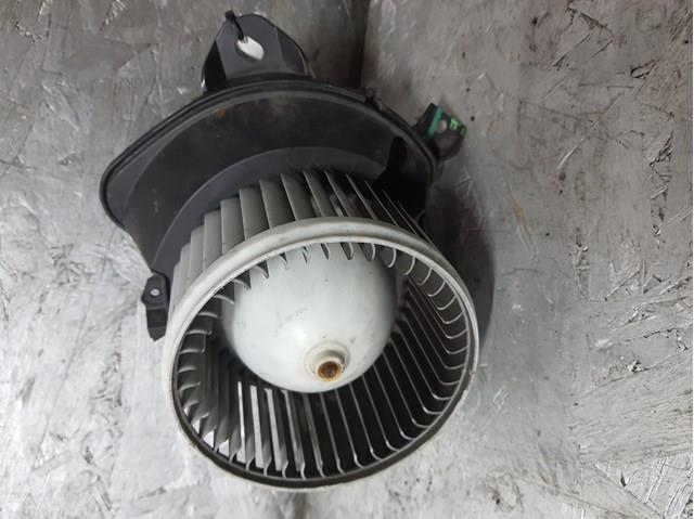Мотор вентилятора печки (отопителя салона) 13335075