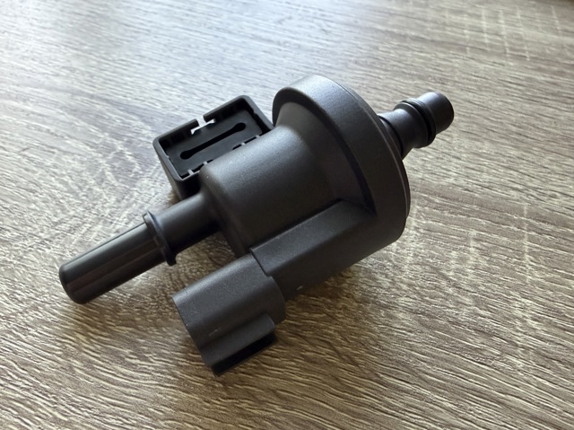 Клапан топливного абсорбера GG9Z9D289F MARKET (OEM)