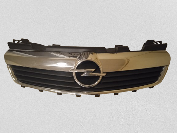 Решетка 13136136 OPEL