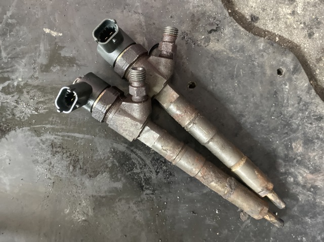 Форсунка впрыска топлива 0445110327 OPEL