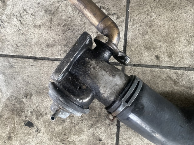 Клапан EGR системы рециркуляции отработавших газов 074129499D VAG