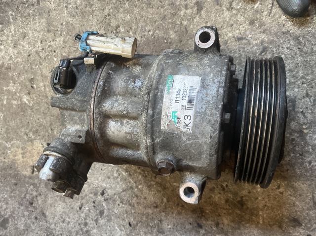 Компрессор кондиционера 13232307 OPEL