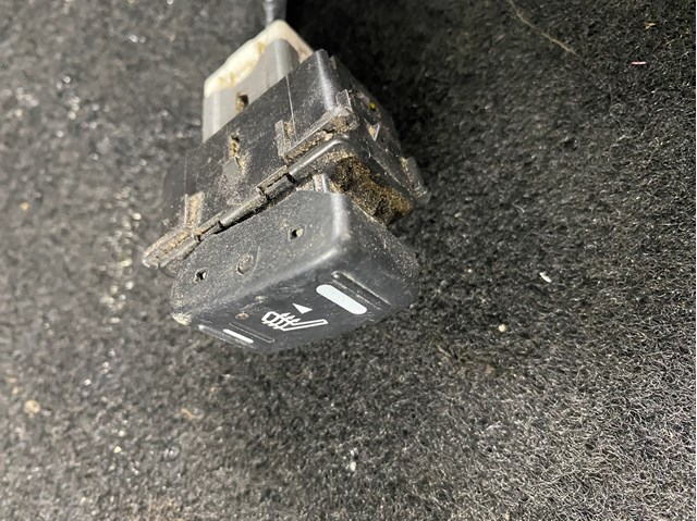 Кнопка вкл.обогрева сидения 25500AX610 NISSAN