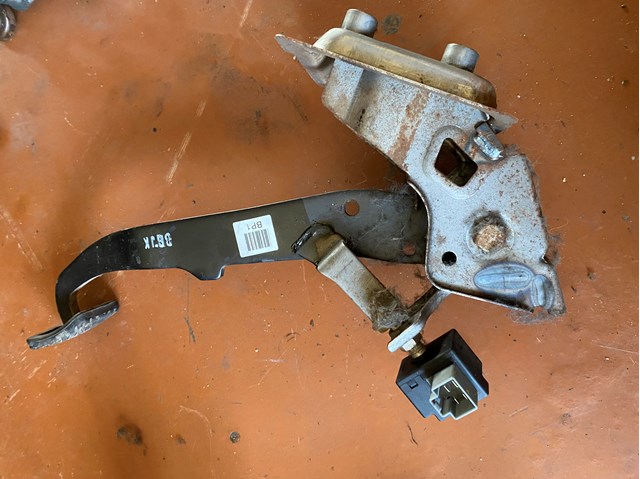 Педаль тормоза 328002E100 HYUNDAI