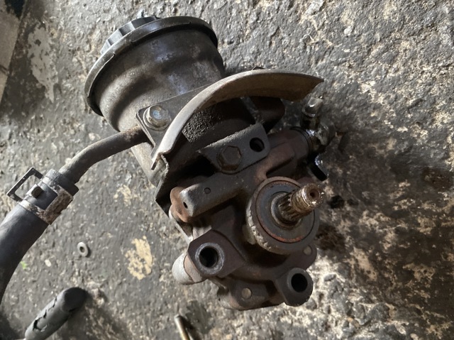 Насос ГУР 4432044080 TOYOTA