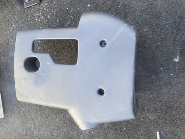 Накладка рулевой колонки 484723849R RENAULT