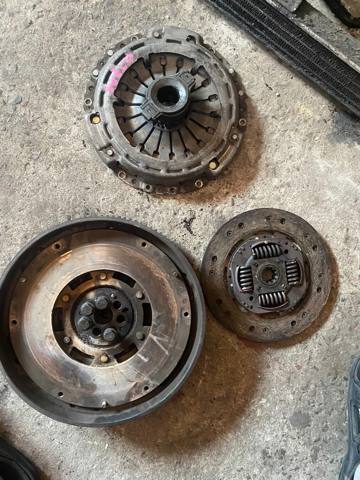 Демпферный маховик 504084401 IVECO