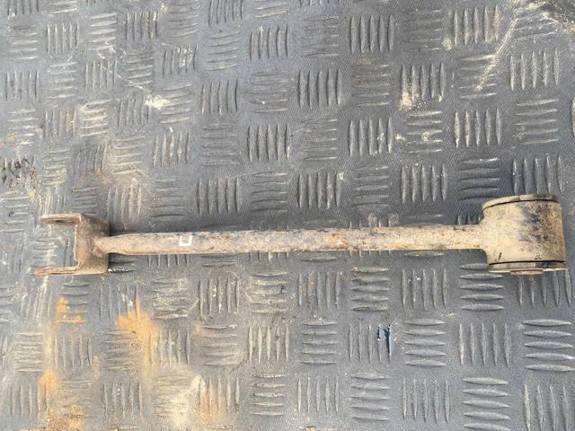 Тяга задней подвески продольная нижняя 551108H505 NISSAN