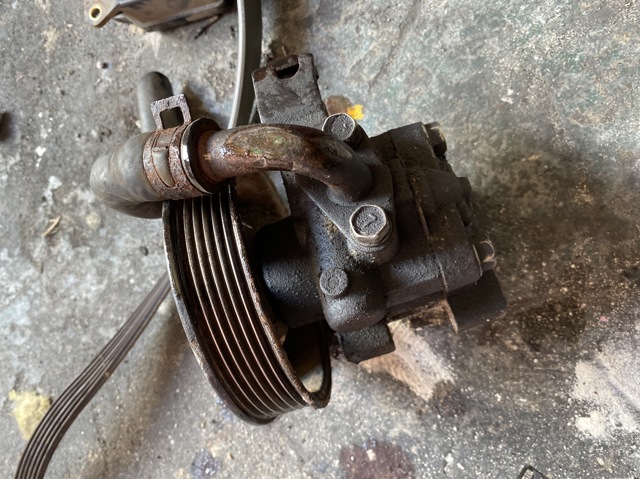 Помпа ГУР 571002B000 HYUNDAI