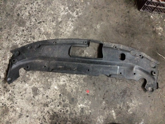 Накладка передней панели (суппорта радиатора) верхняя 623223YU0A NISSAN