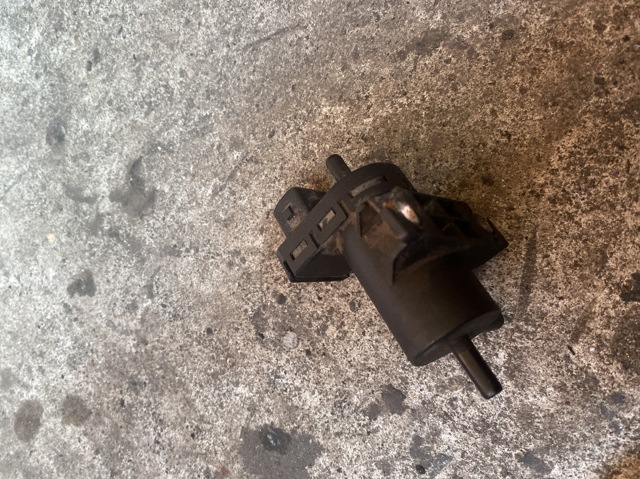 Клапан соленоид регулирования заслонки EGR 7700113709 RENAULT