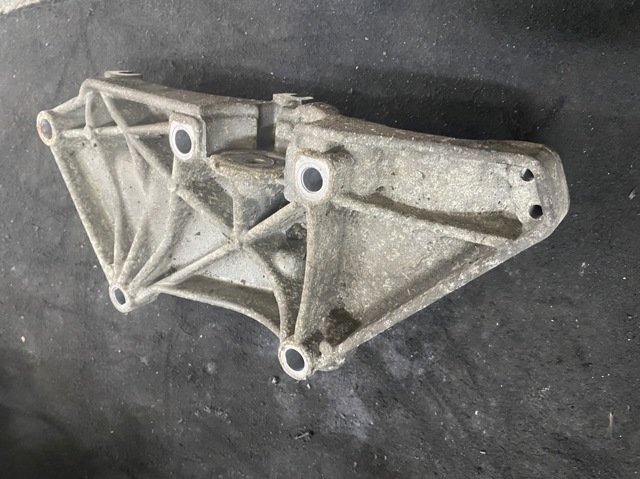 Крепление генератора 8200100148 RENAULT