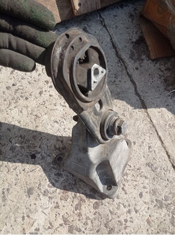 RENAULT 8200277229 Кронштейн подушки двигателя в наличии Житомир