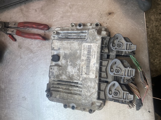 ЭБУ двигателем 8200311550 RENAULT