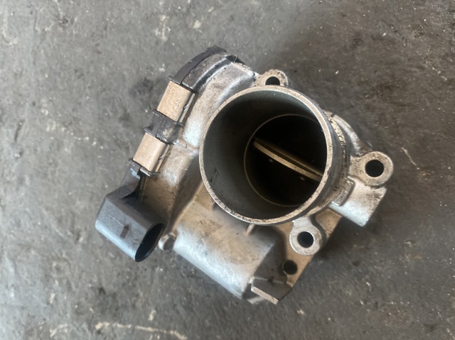 Дроссельная заслонка 8200330812 RENAULT